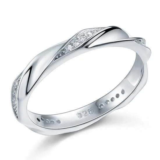 classic solitaire engagement rings-Classic Round Diamond Twisted Band