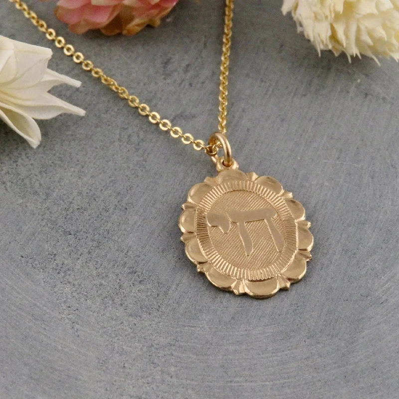 diamond pendant necklaces for women-Fancy 'Chai' Oval Medallion Necklace - Gold