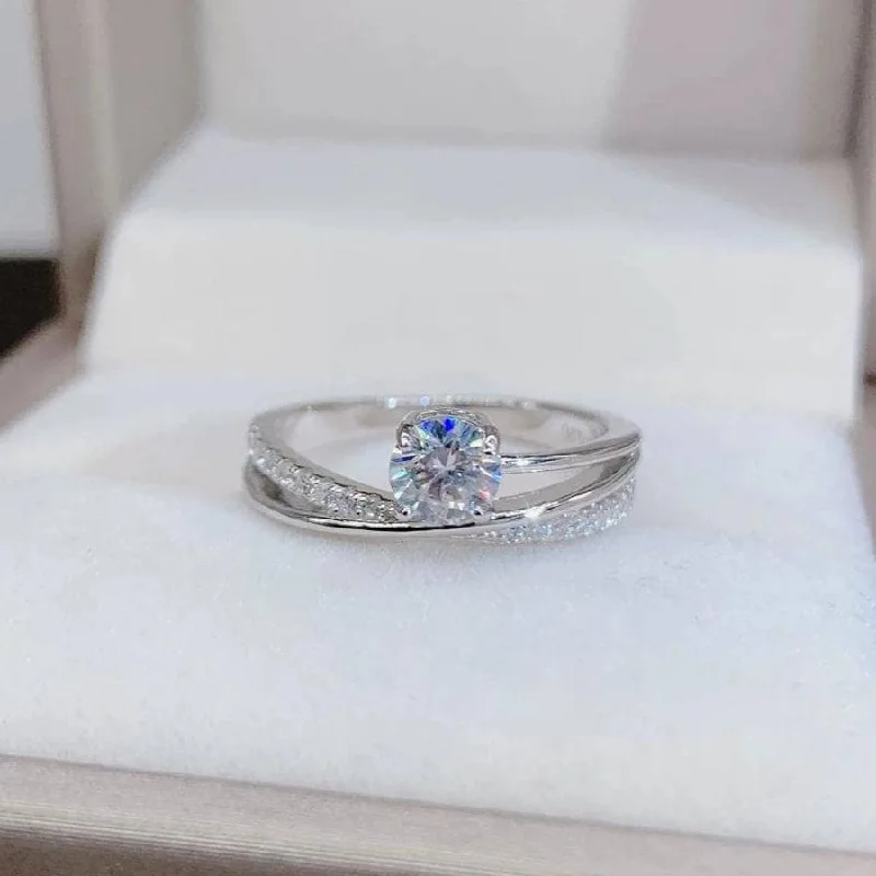 halo diamond engagement rings-Round Cut 0.5 Ct VVS1 Diamond Engagement Ring