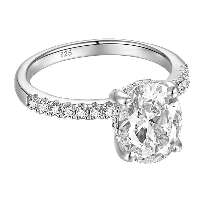 luxury gold engagement rings-Brilliant Oval Cut Created Diamond Engagement Ring