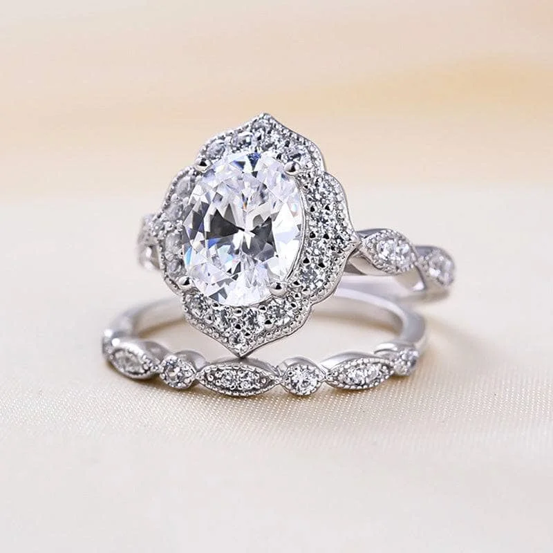 solitaire engagement rings for brides-Milgrain Halo Oval Cut Vintage Wedding Set