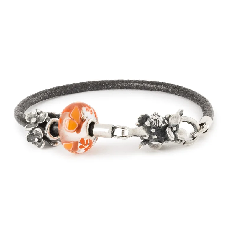 modern crystal bangles for women-Flower Fairy Leather Bracelet