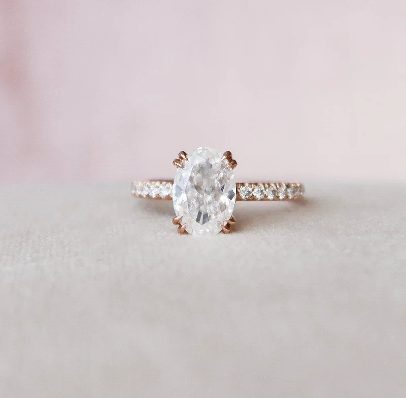 exquisite engagement rings-2 CT Oval cut Moissanite Wedding Ring