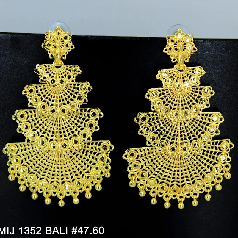 pearl earrings for women-Mahavir Forming Gold Plated Dangler Earrings