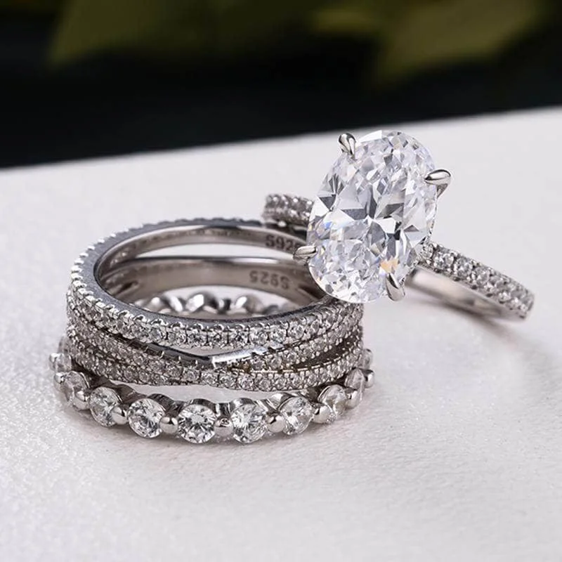 affordable platinum engagement rings-Classic Oval Cut Diamond Bridal Set